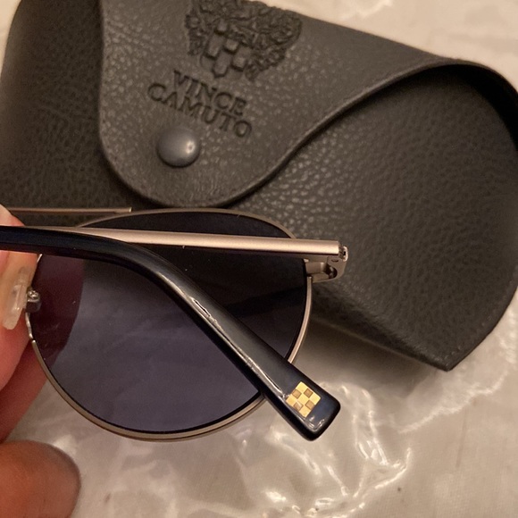 Vince Camuto - Picture 3 of 6